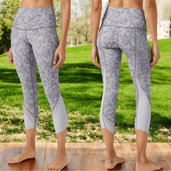 LuLuLemon Wunder Under Crop High Rise Roll Down Scallop Luxtreme Leggings Size 8 - Picture 1 of 10
